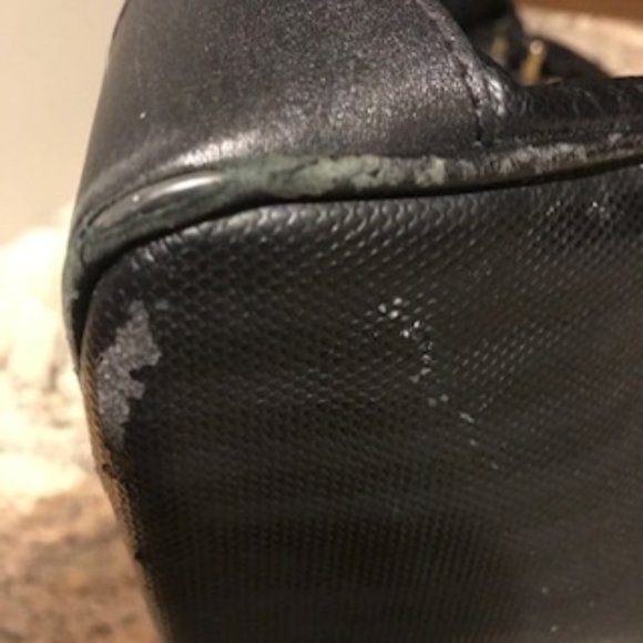 Authentic Black Fendi Handbag With Zip Closure! - Picture 7 of 10